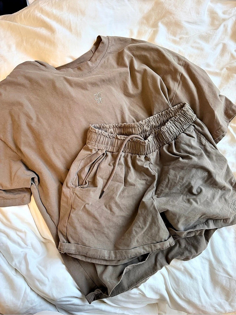NWOT Free the Sheep Brown T-Shirt & Shorts Set Size Medium